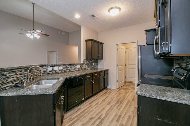 Building Photo - 1271 Eagle's View Dr