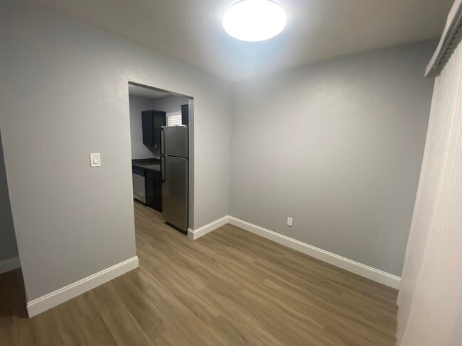 Building Photo - 1530 Live Oak Dr