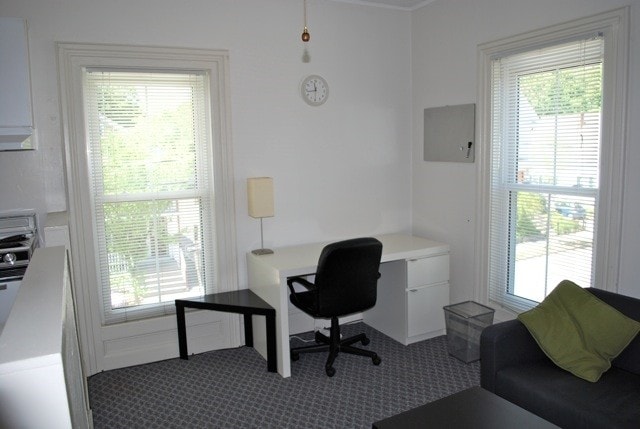 Building Photo - 15 Maple St