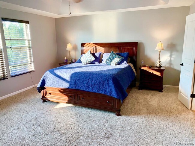 Building Photo - 4325 Bluff Pointe
