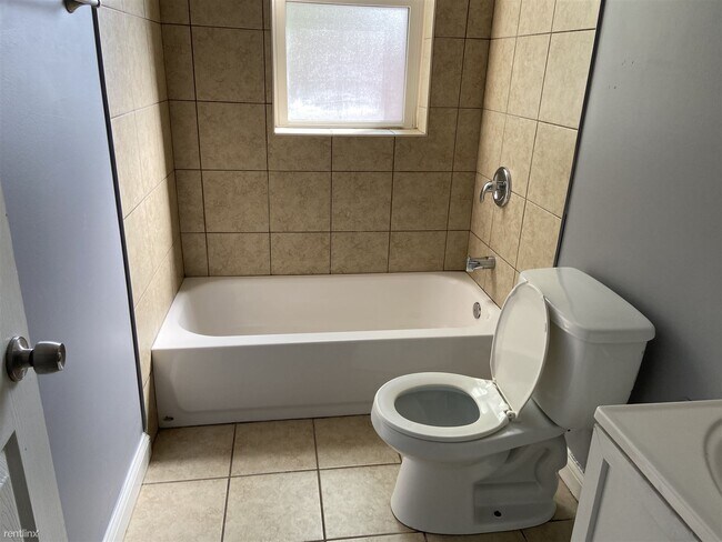 Foto del edificio - 2 br, 1 bath 4plex - 5226 Tennessee Avenue 2