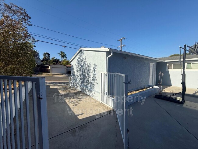 Building Photo - 5763 Baja Dr