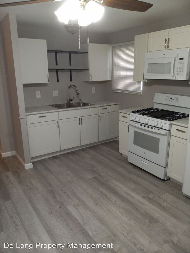Building Photo - 3 br, 1 bath House - 2748 Blue Heron