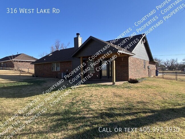 Foto del edificio - 316 W Lake Rd