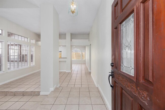 Foto del edificio - 5442 Garden Village Dr