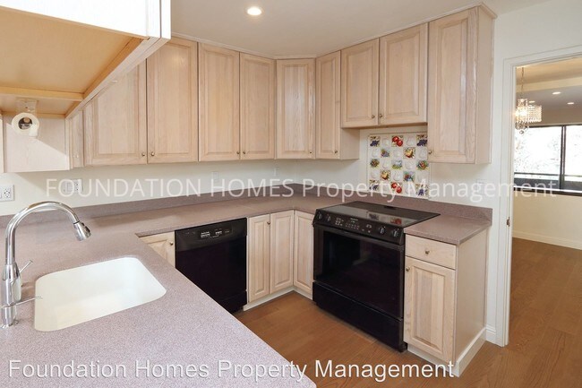 Building Photo - 3 br, 2.5 bath House - 163 El Condor Ct.