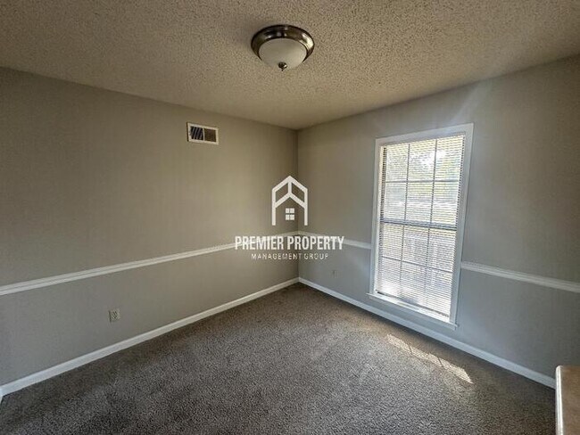 Building Photo - 6578 Chauncey