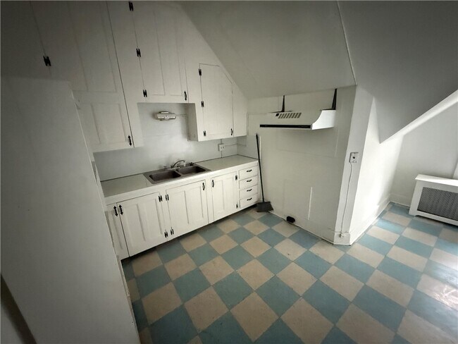 Foto del edificio - 12 Tilton Ave