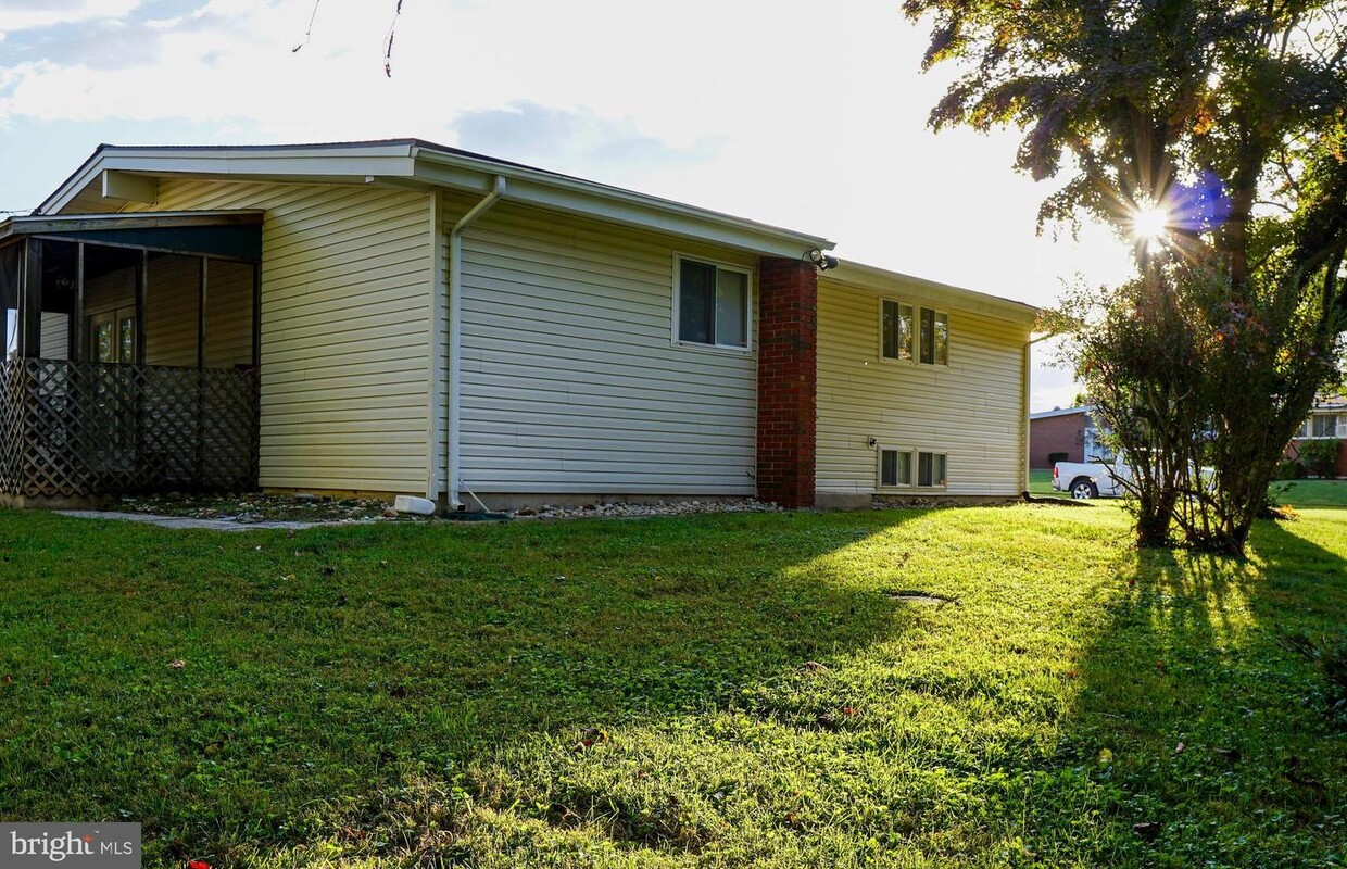 Primary Photo - 4705 Parmelee Rd