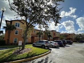 Building Photo - 5479 Vineland Rd