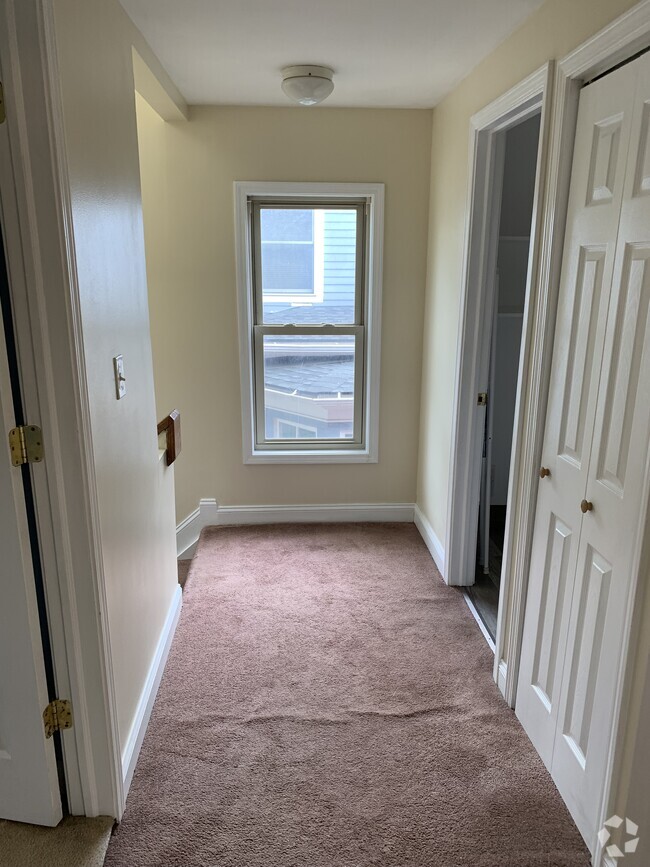 Building Photo - 3305 Woodbine Ave