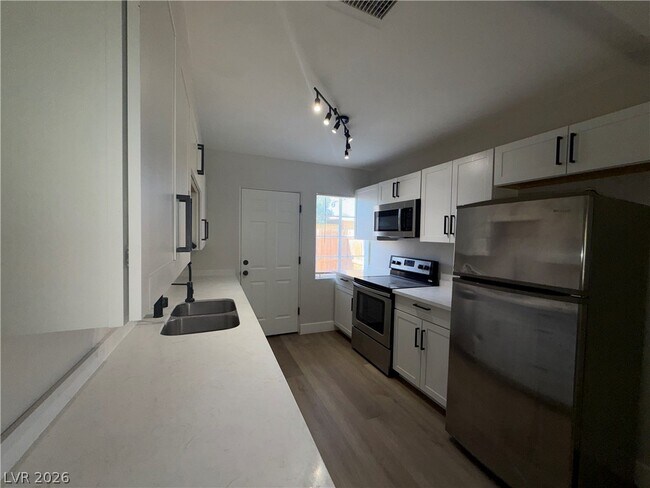 Foto del edificio - 1628 Thelma Ln