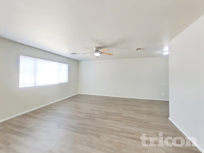 Foto del edificio - 4151 E Aragonite Ln