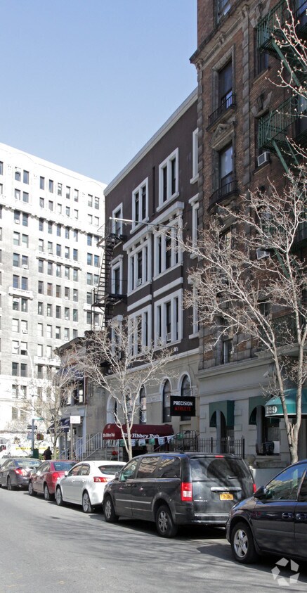 Building Photo - 239 W 105th St