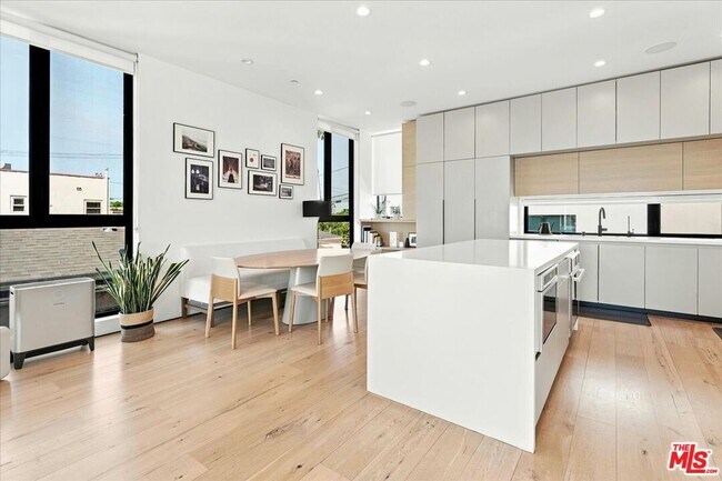 Foto del edificio - 6077 1/2 Horner St