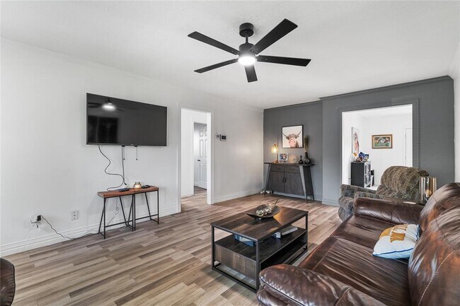 Foto del edificio - 5427 Lamonte Ln