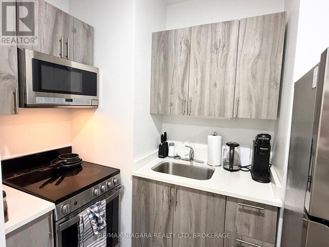 Building Photo - 4701 River Rd