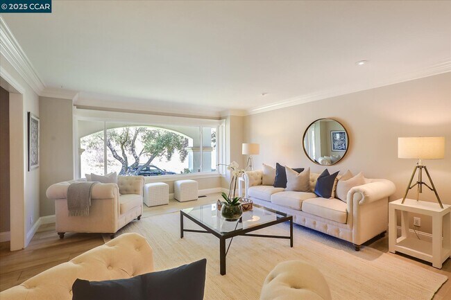 Foto del edificio - 310 Glen Alpine Ct