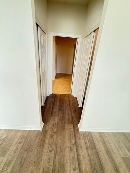 Building Photo - 425 Greenwich Cir