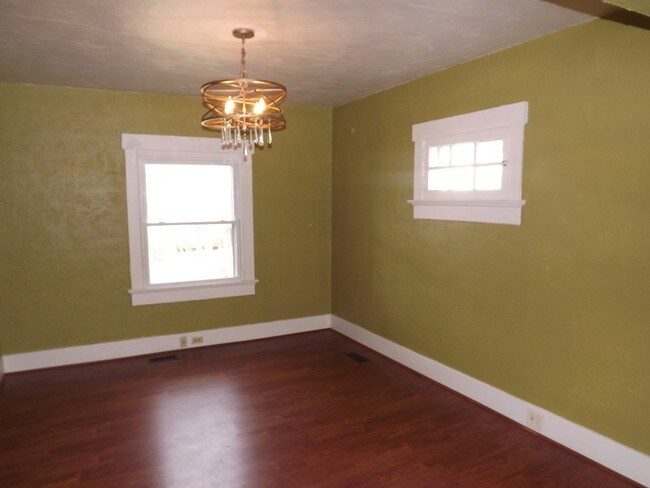 Building Photo - Ready for Move In!