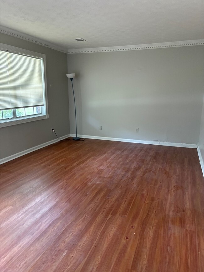 Foto del edificio - 6425 Connell Rd