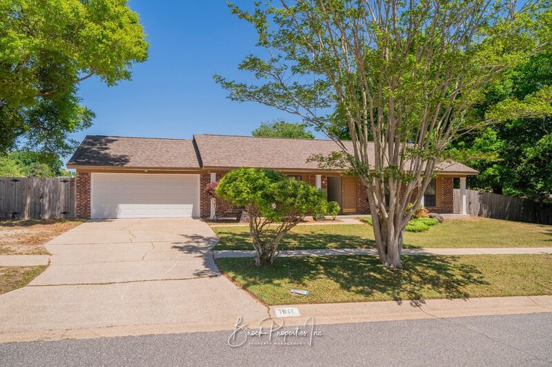 Foto principal - 7811 Woodpointe Dr