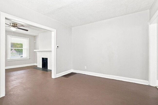 Building Photo - 132 S Highland Ave