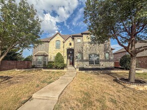 Building Photo - 600 Falcon Dr