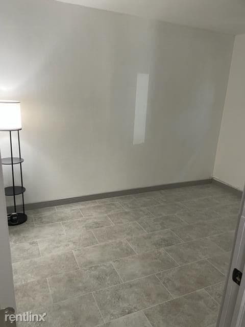 Building Photo - 2 br, 1 bath Duplex - Freshwater 13th Ave