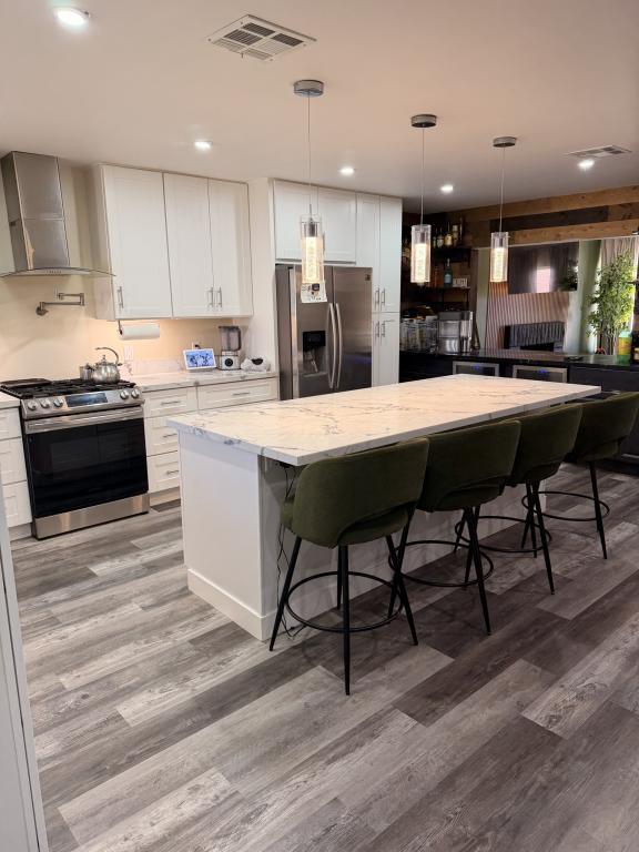Foto del edificio - 44123 Sancroft Ave