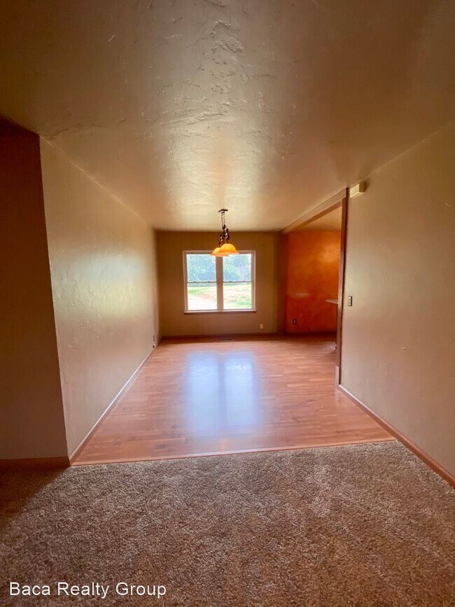 Foto del edificio - 3 br, 1 bath House - 325 Memorial Dr.