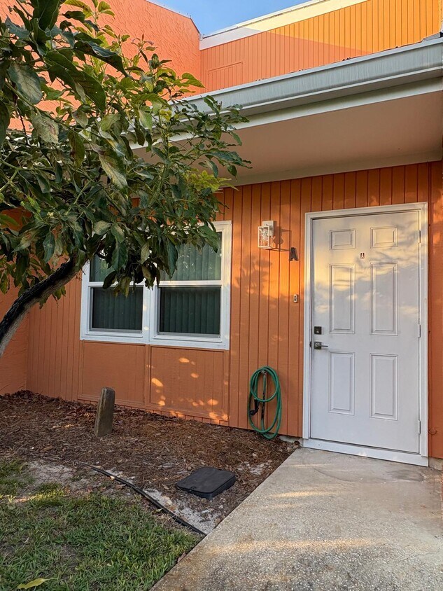 Foto principal - 802 Shorewinds Dr