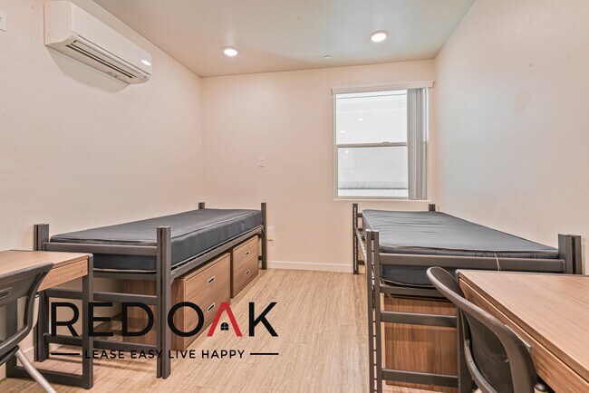 Foto del edificio - ~2 Months FREE~ Remarkable Three Bedroom w...