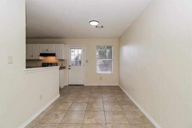 Building Photo - 11612 Gemmer St