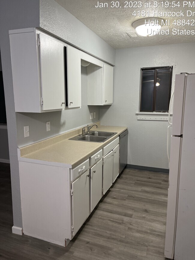 Foto del edificio - 4181 Hancock Dr