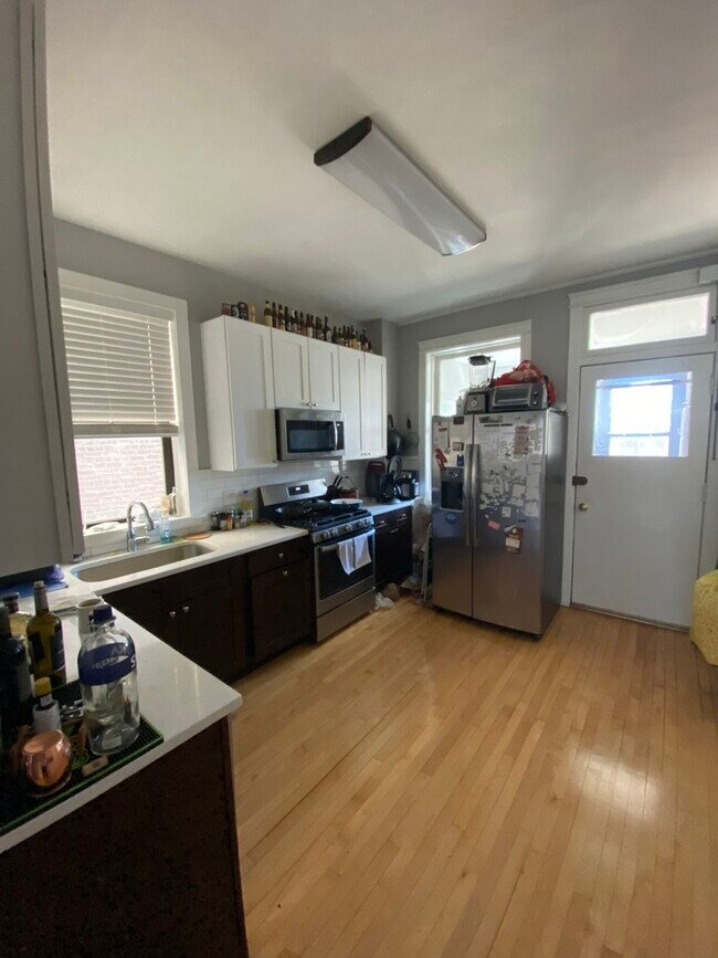 Foto del edificio - 4847 N Damen Ave