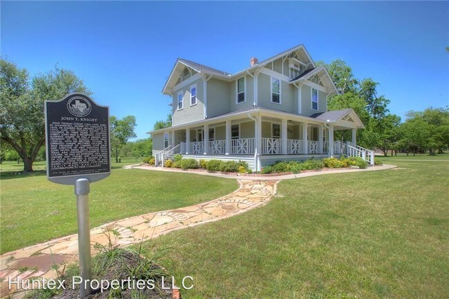 Building Photo - 2113 Mangum St