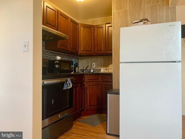 Building Photo - 224 N 13th St