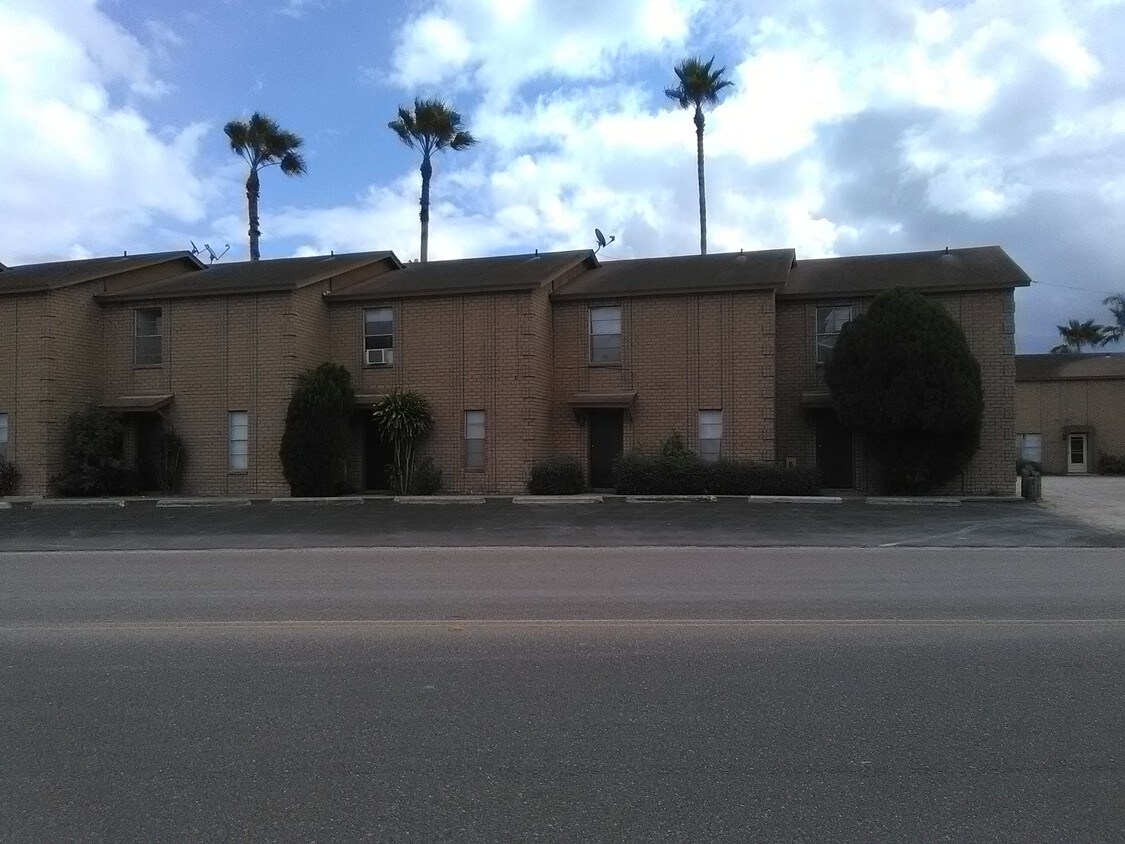 Foto principal - 1500 Sam Houston Dr