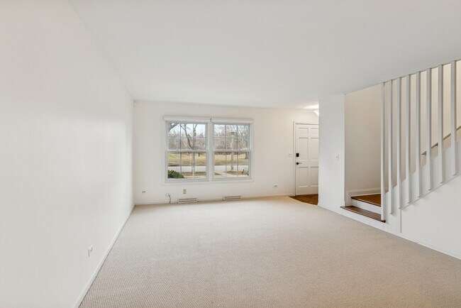 Foto del edificio - 825 Country Club Dr