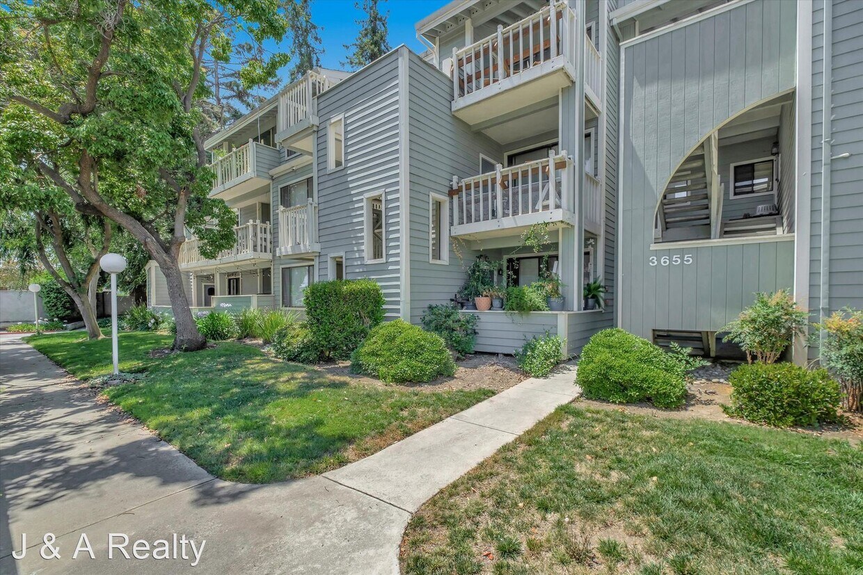 Primary Photo - 1 br, 1 bath House - 3655 Birchwood Ter, 312