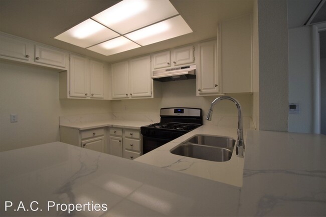 Building Photo - 1 br, 1 bath Apartment - 11416 Albers Stre...