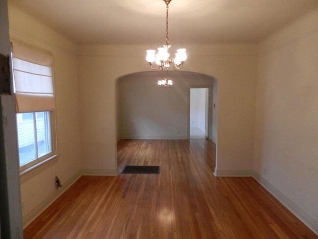 Building Photo - 4729 Bienville