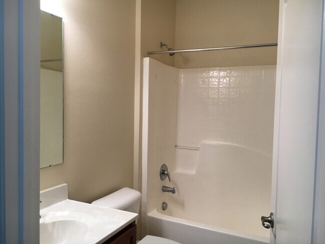 Building Photo - 8752 Isla Bella Dr
