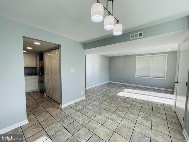 Building Photo - 202 Chesterfield Ln