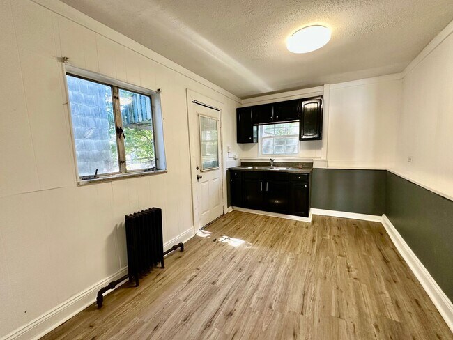 Foto del edificio - 2330 Eccles St