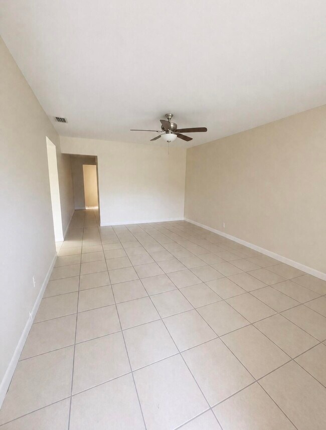 Foto del edificio - 5725 NW 14th St