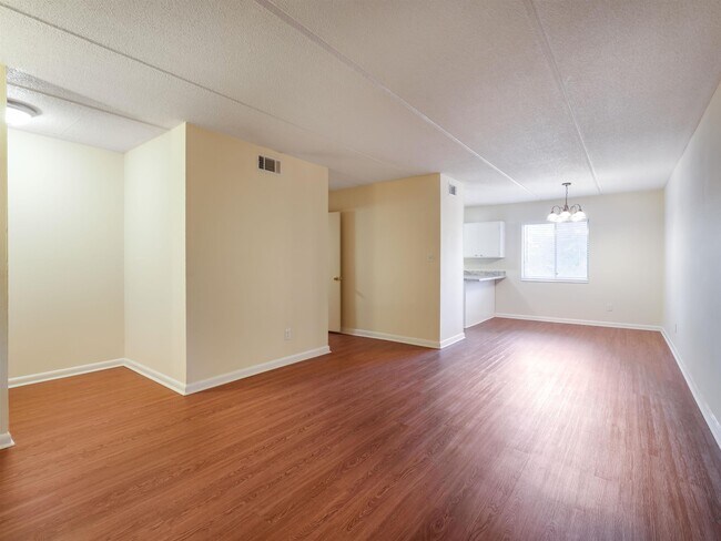 Foto del edificio - 545 E 7th Ave