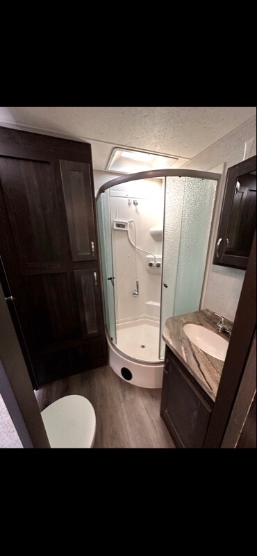 Foto del edificio - 1312 Brandonwood Dr