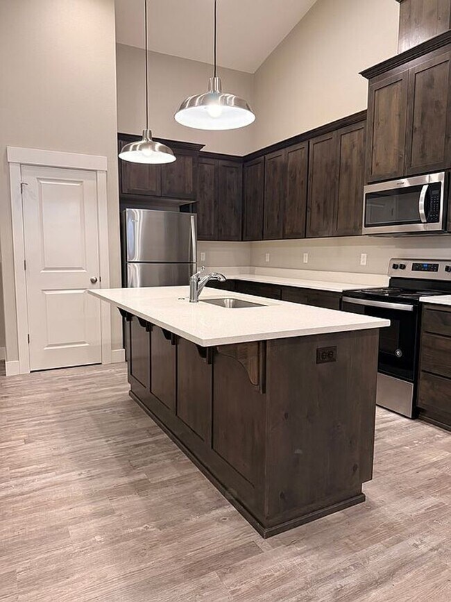 Foto del edificio - 321 NE Alder Wy